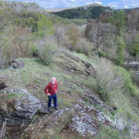 Semesterbostad Weisse Haus Am Fluss Hahnenkopf