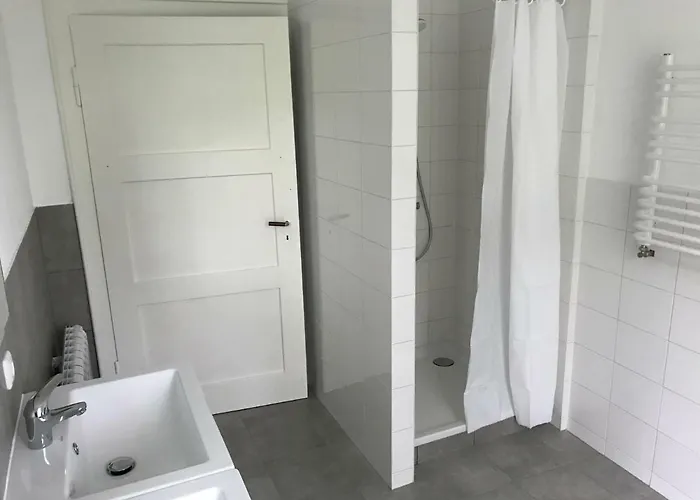 Weisse Haus Am Fluss * Hahnenkopf