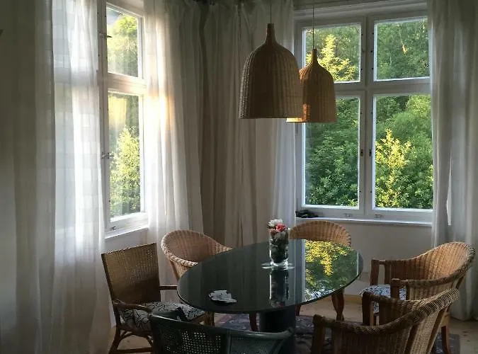 Semesterbostad Weisse Haus Am Fluss